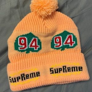 Supreme Leaf Beanie Peach